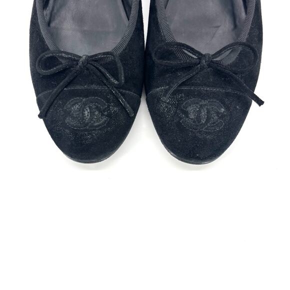 Chanel CC Logo Bow Black Suede Cap Toe Ballerina Flats 37.5 - Picture 3 of 9